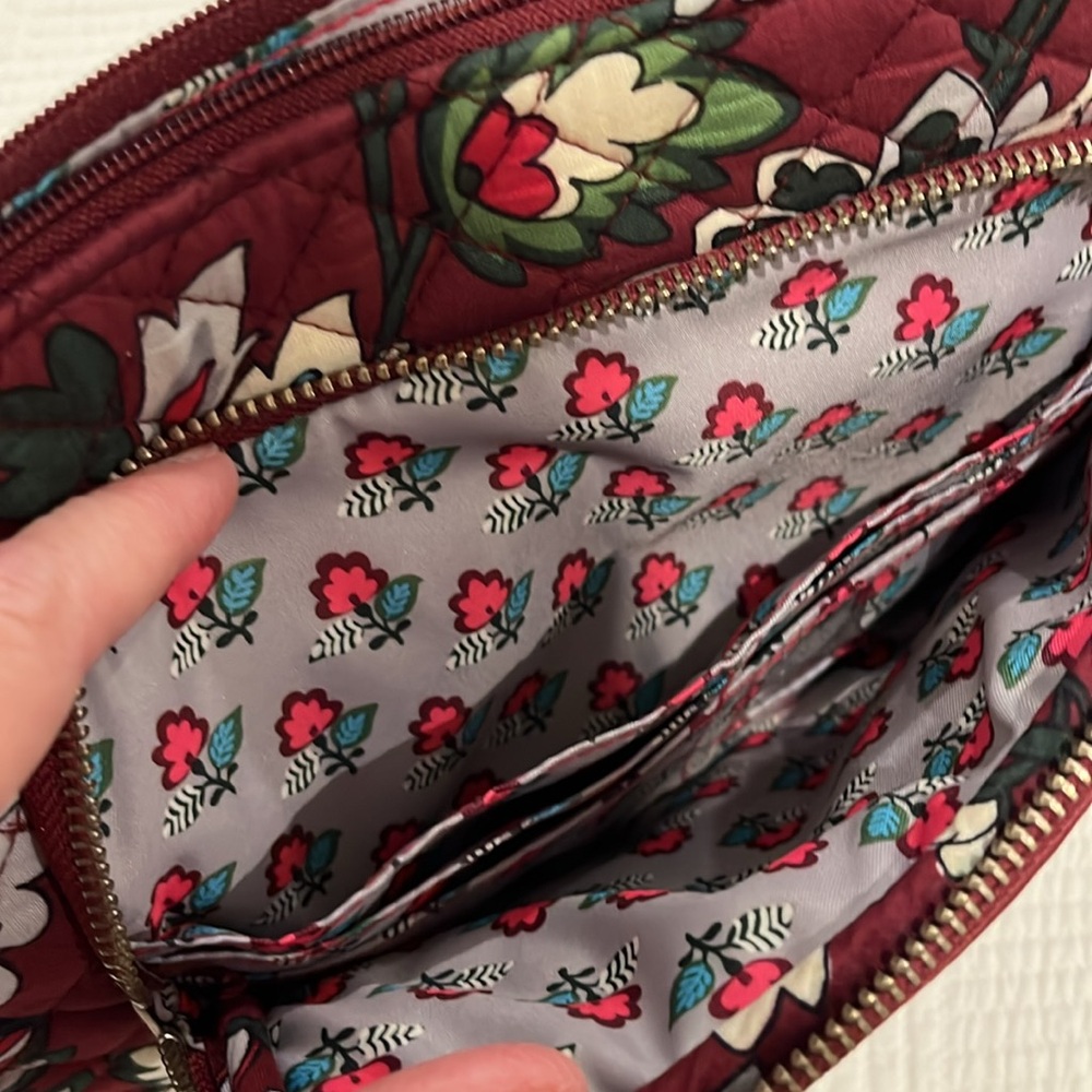 Sale! Vera Bradley cross body - Picture 7 of 7